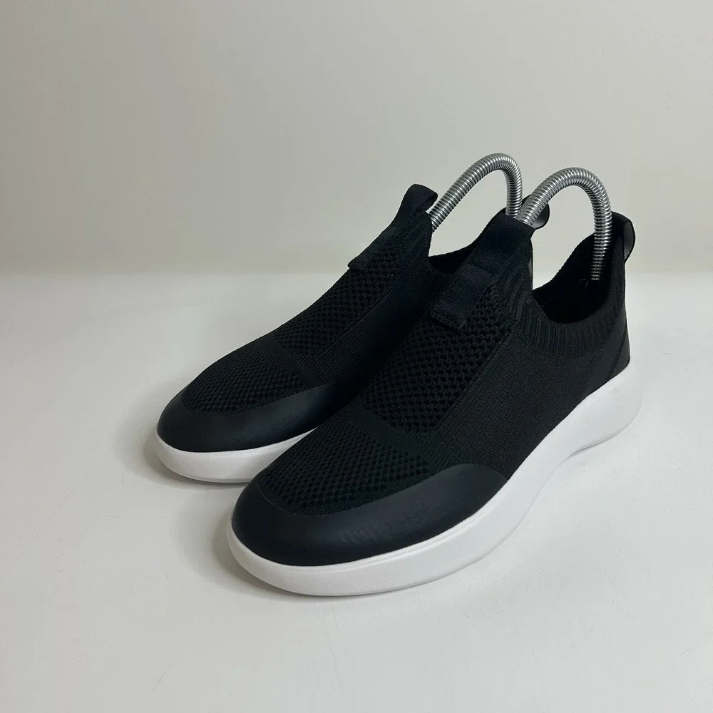 Koolaburra Shoe Women's 6 Slip On Athletic Sneakers Yosha Knit Fabric Black